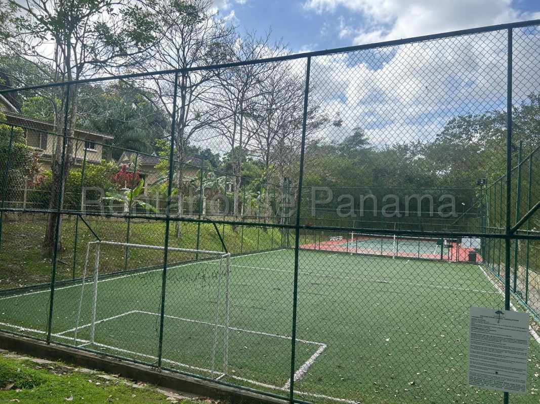 Elegant 4BR House in Embassy Gardens Clayton Panama