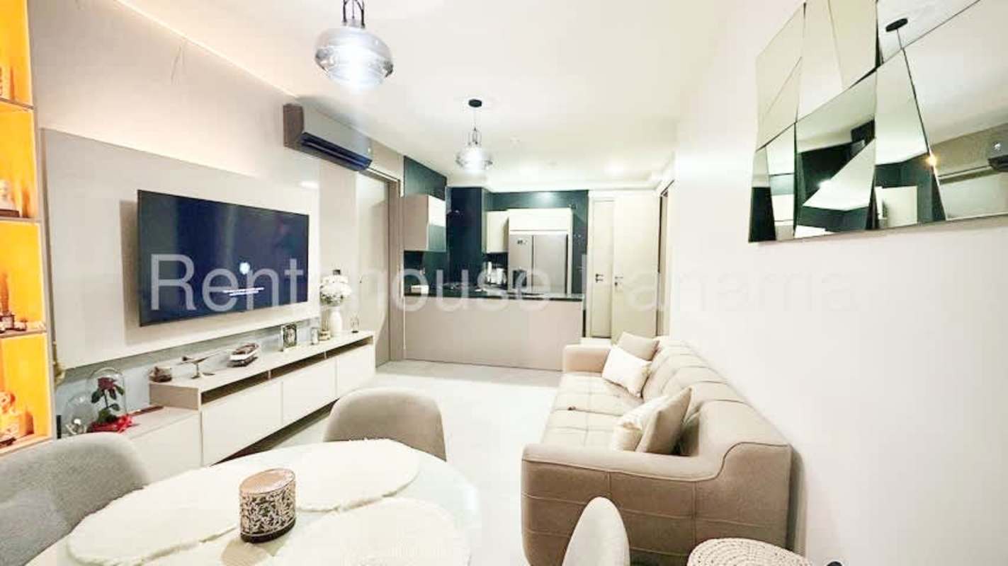 Contemporary kitchen with stainless appliances and granite counters PH Victory Wellness Panama