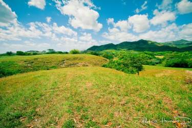 Wide open terrain with mountain backdrop countryside Penonomé farm land for sale