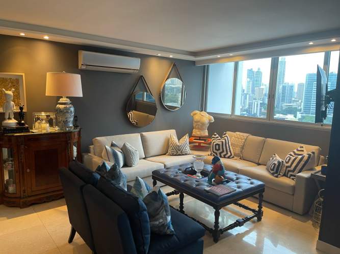 Master bedroom balcony ocean city views PH Marbella Tower Panama