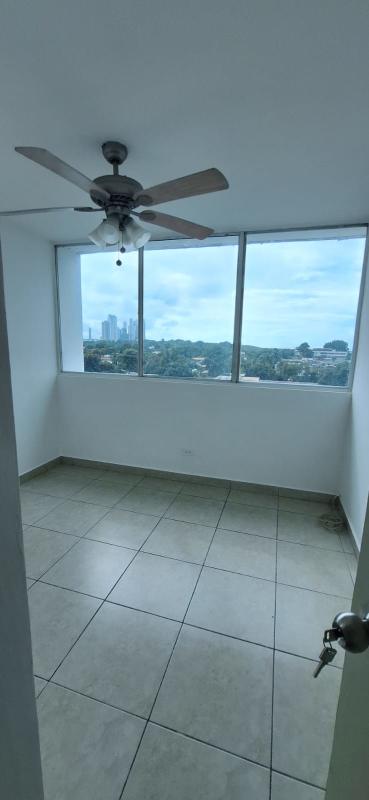 Balcony overlooking city skyline at PH Prisma Parque Lefevre Panama