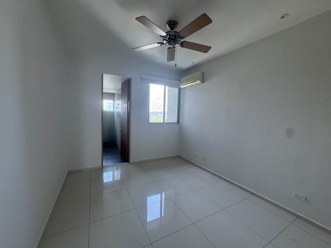 Private balcony with Pacific Ocean views and Panama skyline in PH Altamar del Este Costa del Este Panama