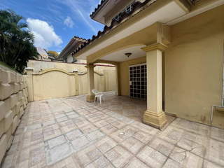 House for Sale in Rufina Alfaro - 4 bedrooms
