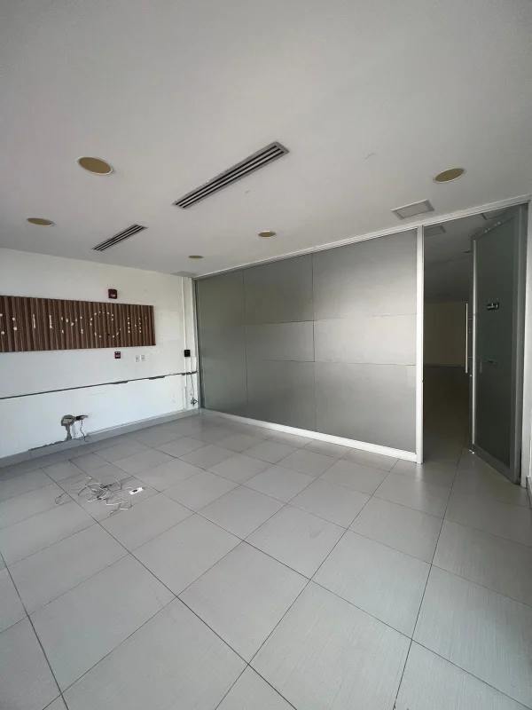 Modern Commercial Spaces 100–220m² Coco del Mar San Francisco