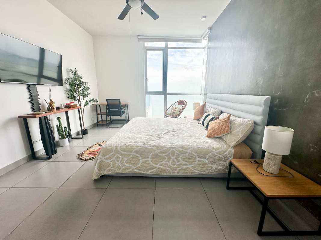 Modern bathroom with glass enclosed shower and vanity in PH Element Avenida Balboa Panama