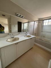 Single-family House for Rent in Clayton - 3 bedrooms