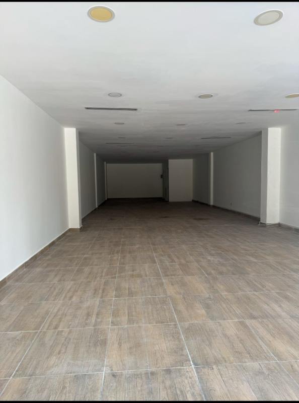 Open flexible interior commercial space for office or retail use in Marbella Panama