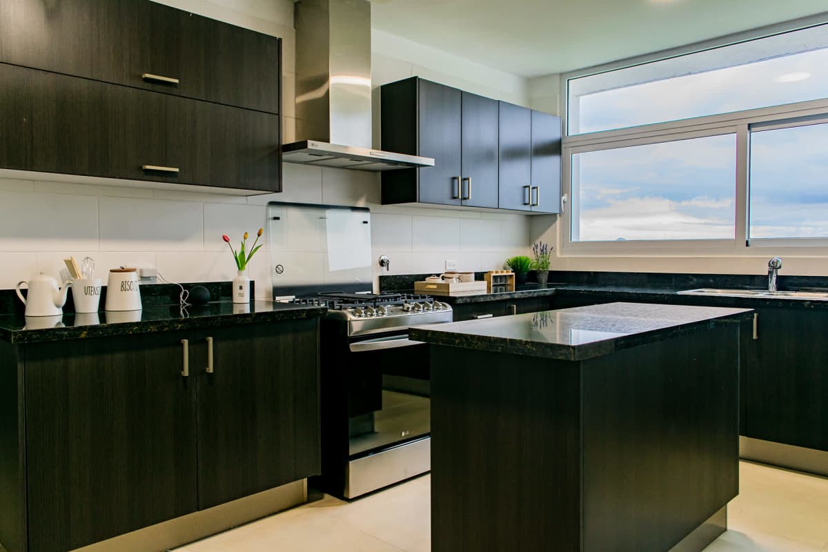 Bright secondary bedroom with closet and window at PH Altavista Tower Panama