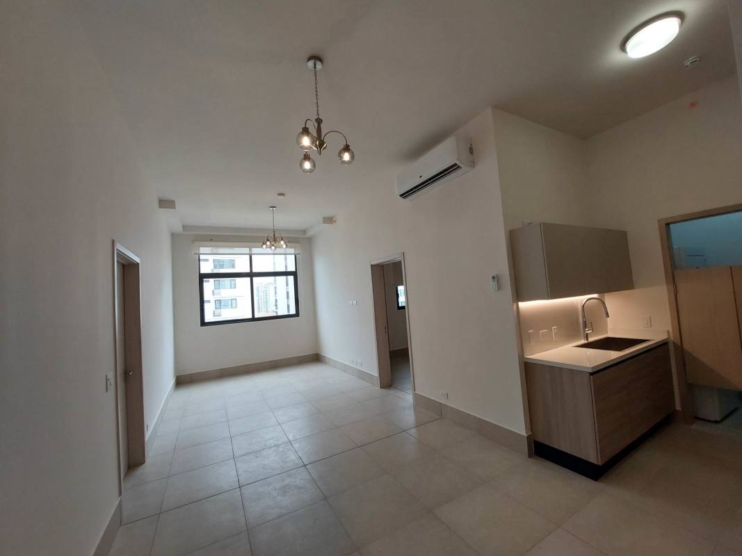 Bright living room with balcony and golf view Ocean House Panama