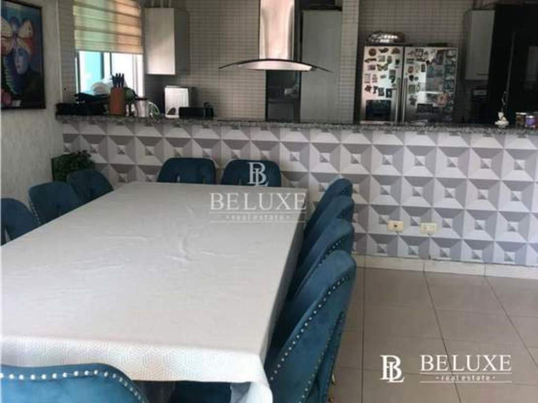 Outdoor swimming pools with sun deck at PH Tao Tower in San Francisco Panama City