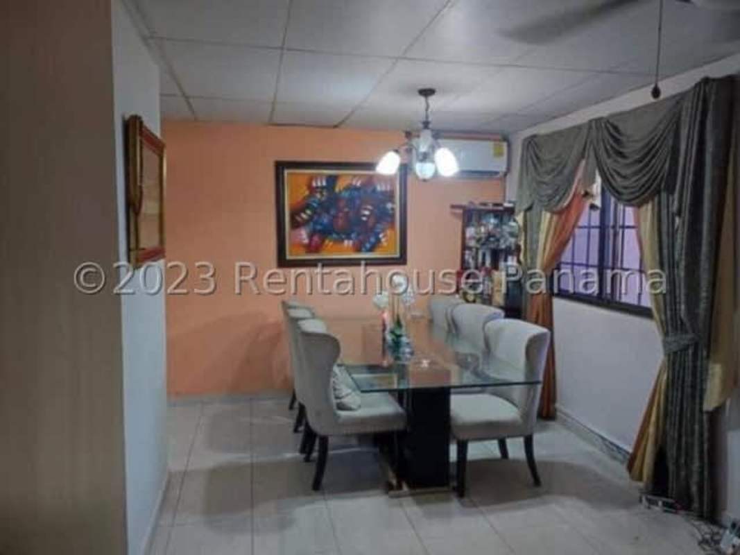 Two-vehicle garage with secured gated entrance at Vista del Valle home Panama