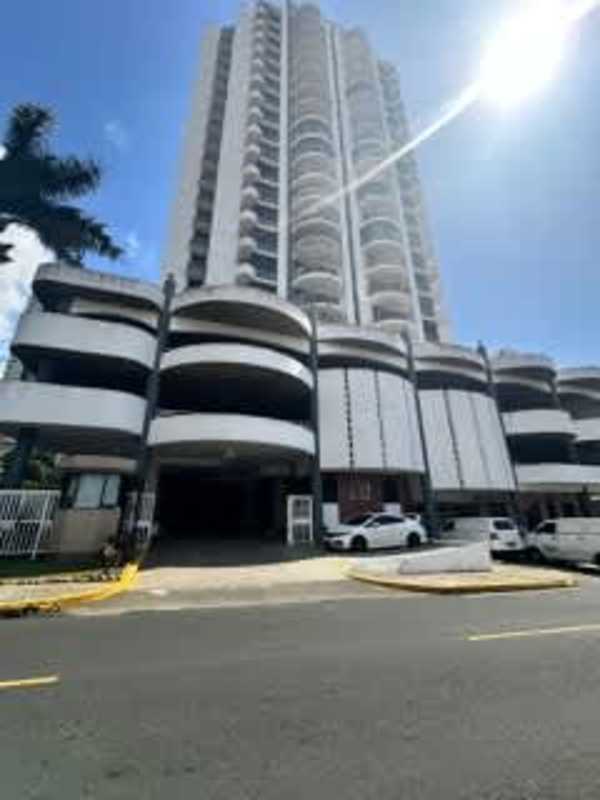 Master bedroom with built-in closet, split AC and panoramic window PH Lexus Tower Coco del Mar