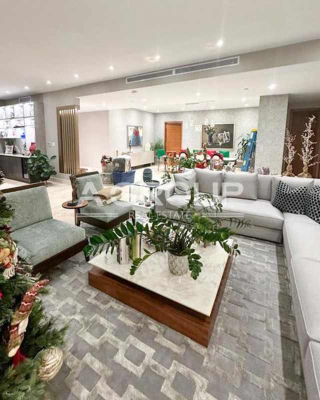 Bright family room with modern furnishings Greenhouse Santa María Panama