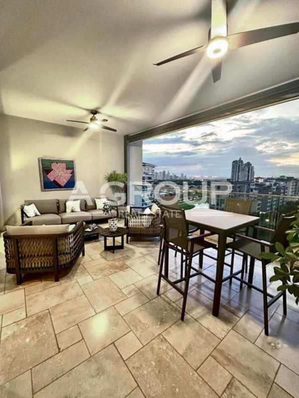 Balcony with panoramic views of golf course and city at Greenhouse Santa María Panama