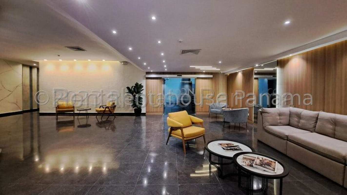 Spacious master bedroom with walk-in closet and ocean view in PH Ocean Sky Panama