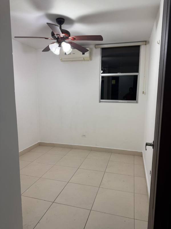 Laundry area with washer dryer and heater in PH Toscana