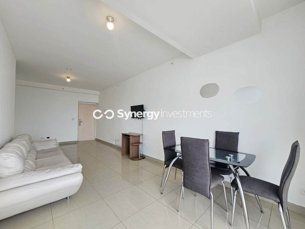 Cozy master bedroom with built-in closet, AC and plenty of light in El Carmen Plaza Panama