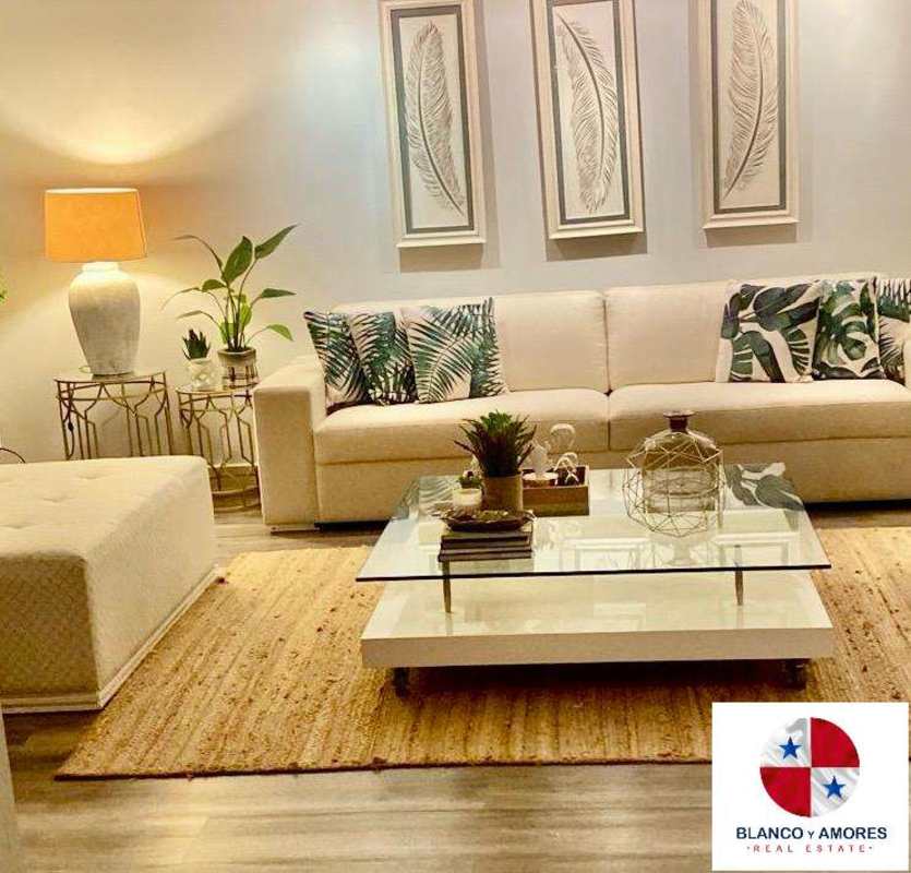 Bedroom with large closet and natural light La Alameda Panama