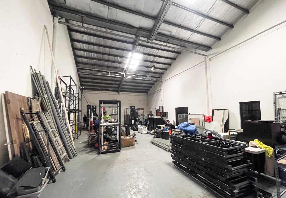 Warehouse space with high ceilings metal truss storage racks Costa del Este Panama