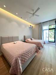 Elegant kitchen island granite countertops stainless appliances home David Panama