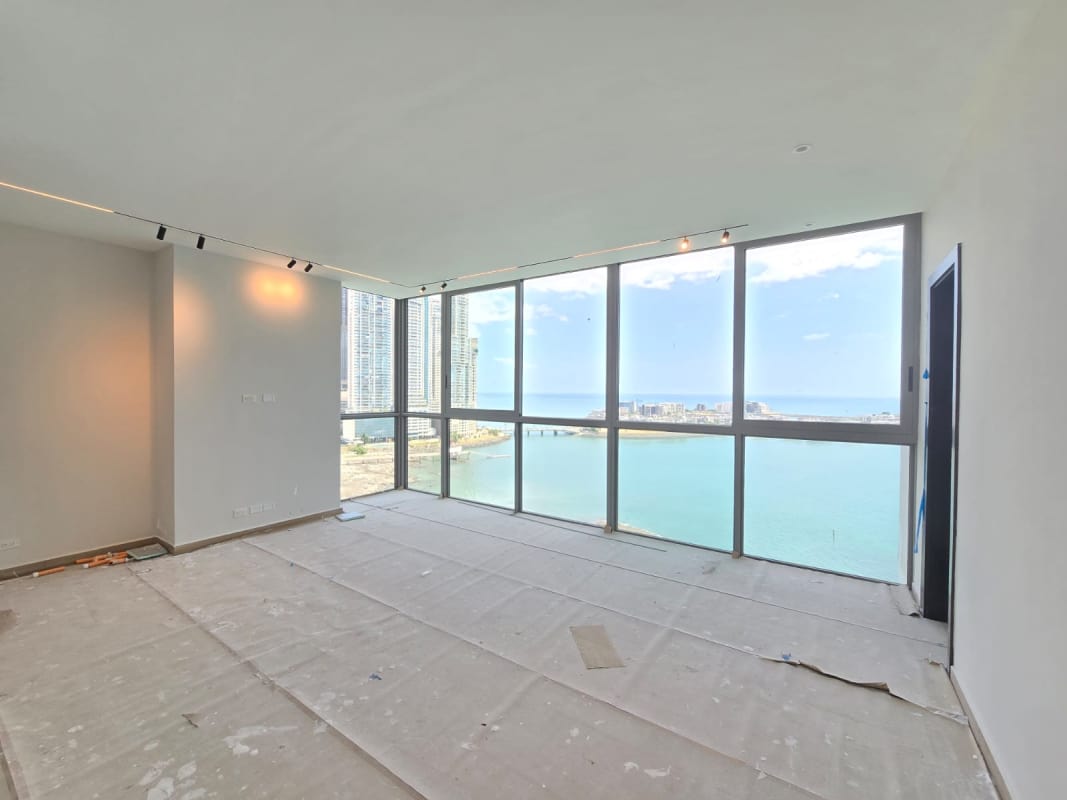 Spacious living room with panoramic ocean view in luxury Sea Point apartment Panama