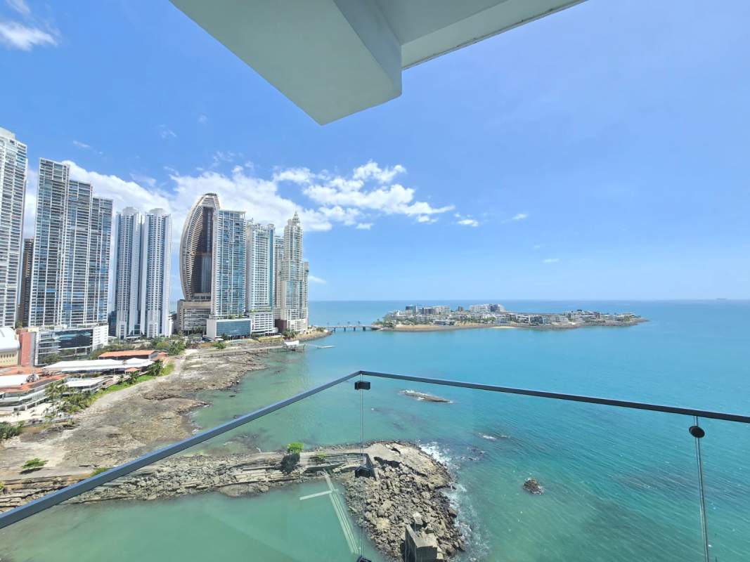 Panoramic ocean view balcony in Sea Point Punta Paitilla luxury condo