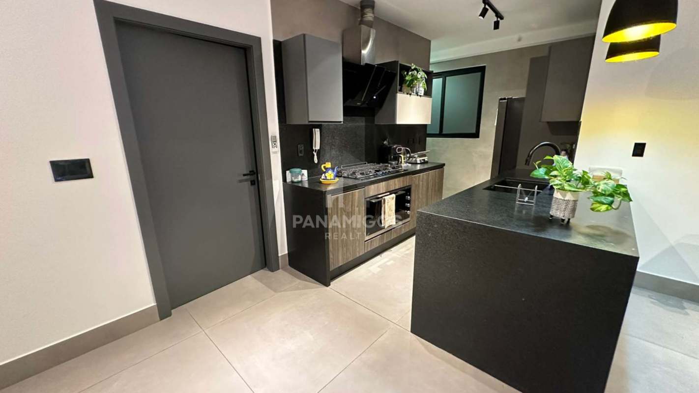 Contemporary bathroom with walk-in shower at Victory Sport Coco del Mar Panama