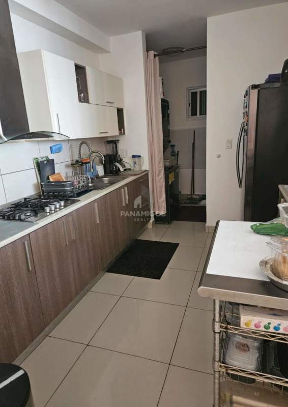 Bedroom with tile floors and closet in PH Torre Delta Panama City