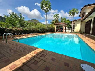 House for Sale in Las Cumbres - 4 bedrooms