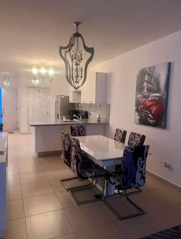 Modern kitchen with granite countertop breakfast bar PH White Tower Avenida Balboa Panama City