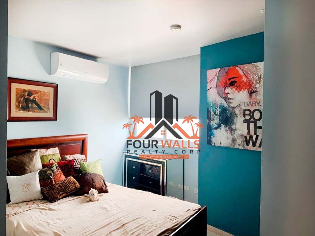 Spacious bedroom featuring AC large window in PH Bay View Avenida Balboa Panama