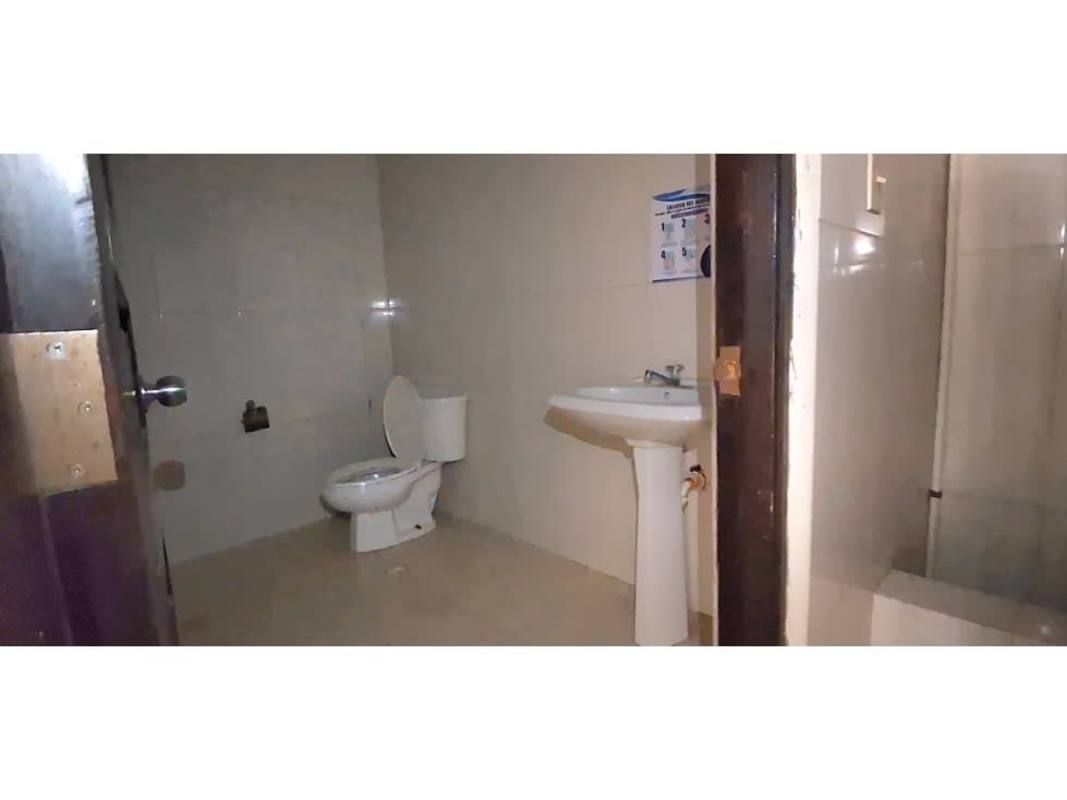 Open retail or office with neutral walls and ceramic tiled floors in El Cangrejo Panama City