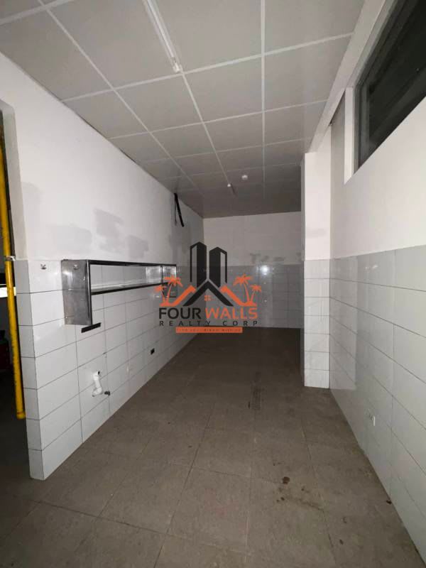 Industrial commercial kitchen prep area with gas installation at Pacific Point Plaza Panama