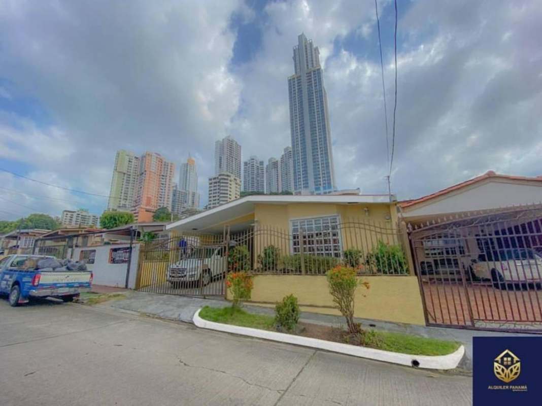 Single-story house with carport, iron gate and front garden El Dorado Panama City