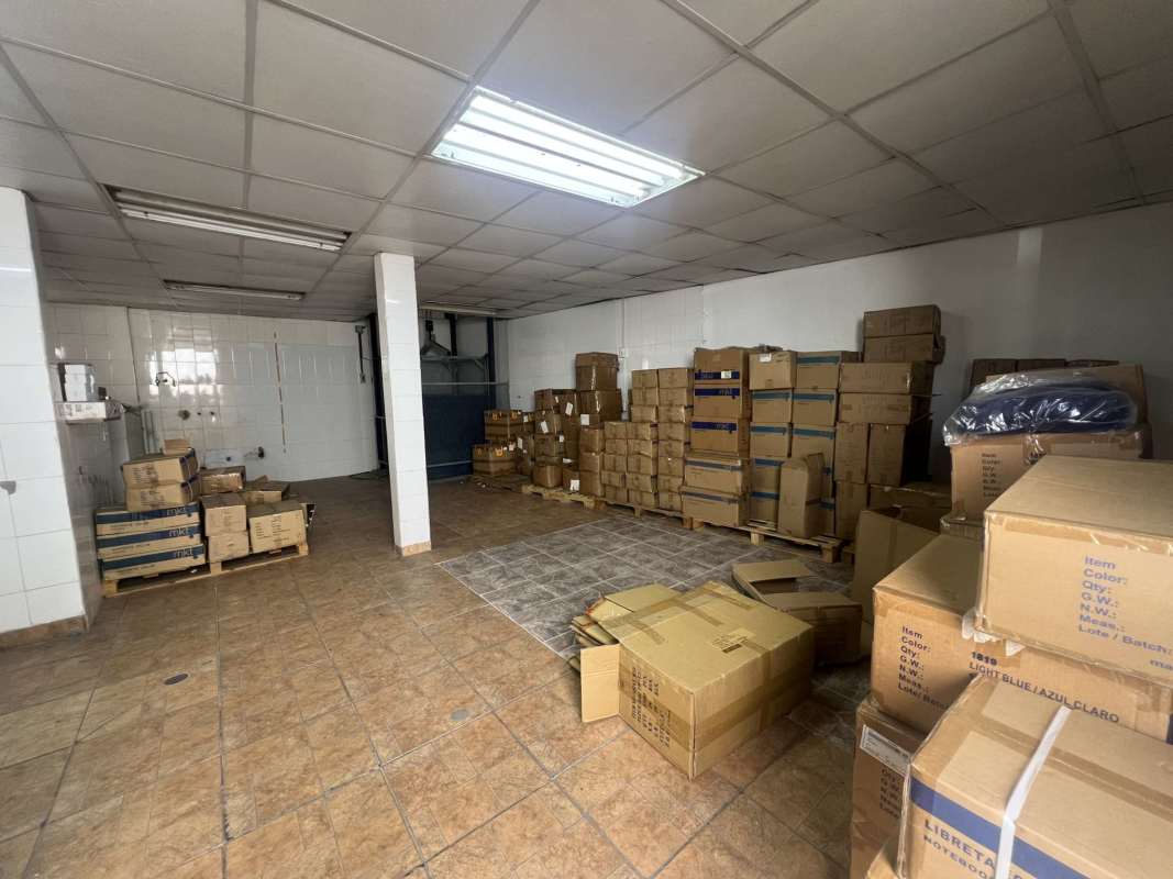 Commercial Building for Rent Betania with Warehouse + Offices