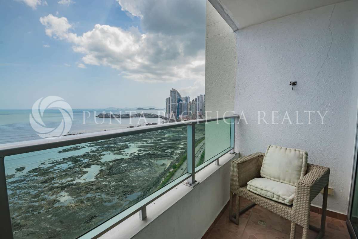 3BR Condo with Ocean View Balcony in Coco del Mar