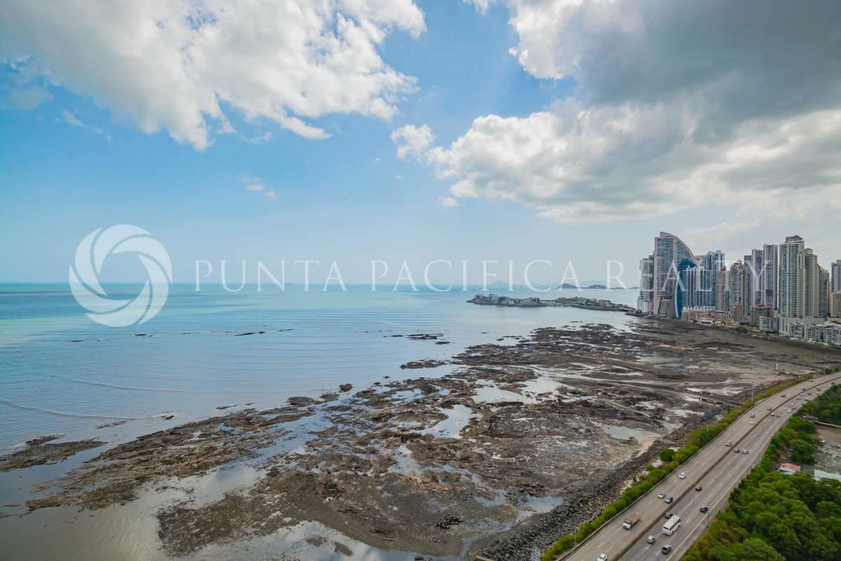 Contemporary kitchen with quartz counters and stainless appliances at Terrawind Tower Coco del Mar Panama