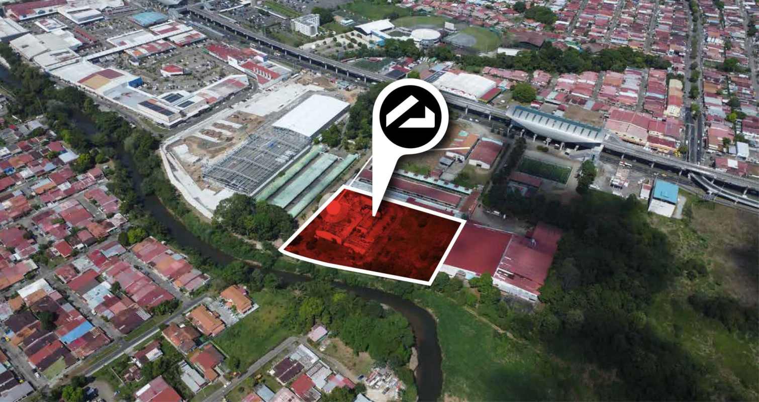 Urban planning aerial map of Panama City highlighting property near shopping malls, metro line and highway