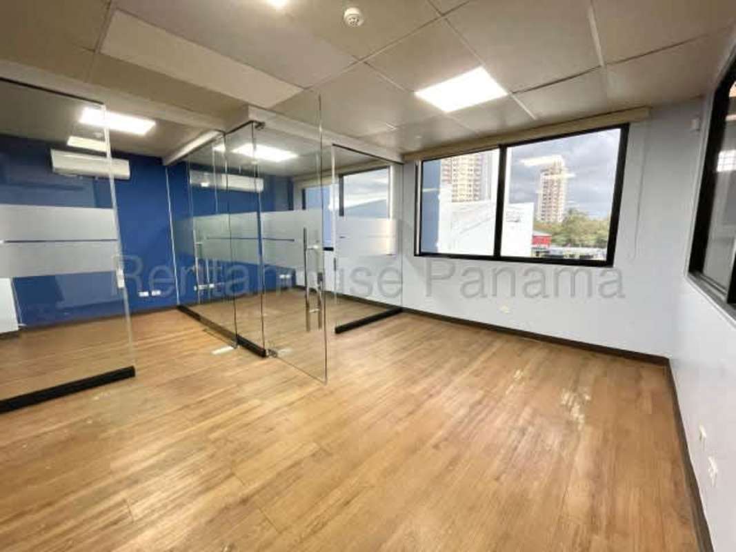 Modern office area with full windows wood flooring for lease in Panama