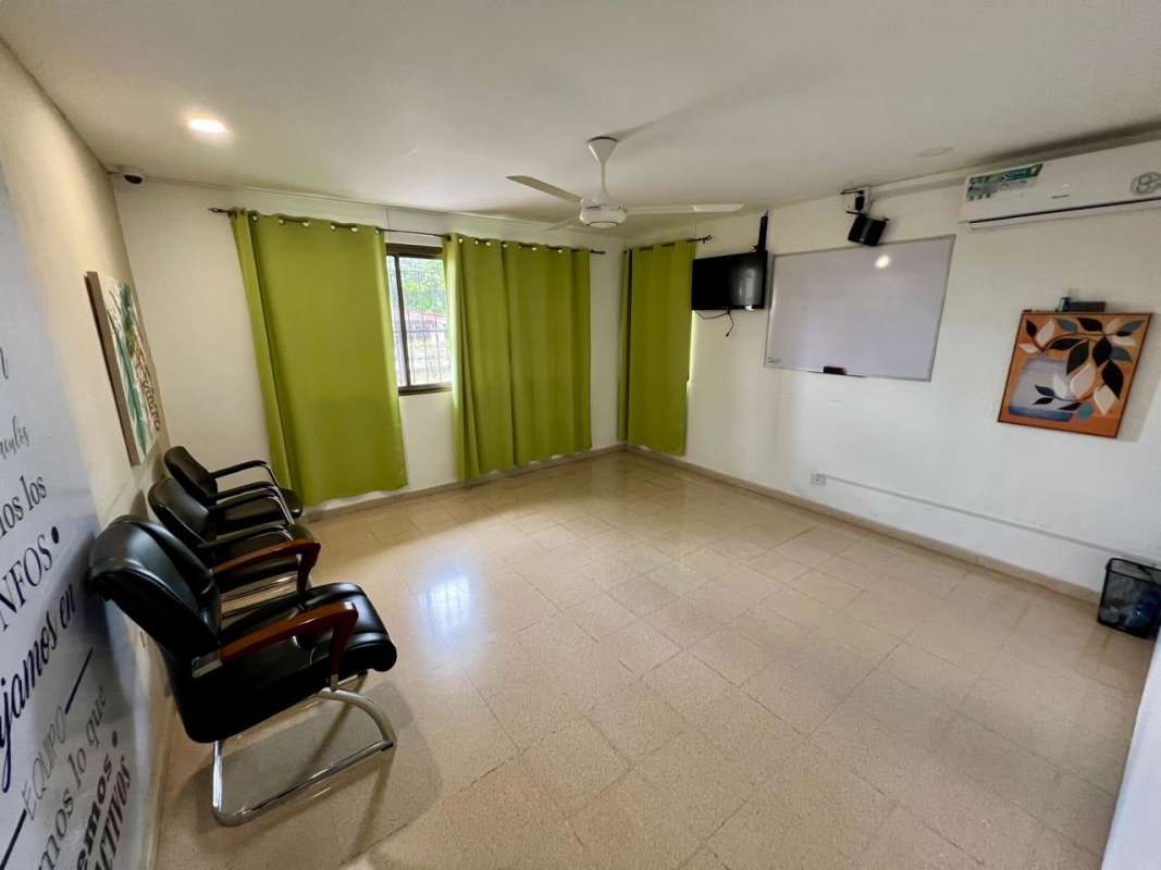 Large terrace with garden views house for sale behind Don Lee Betania Panama City