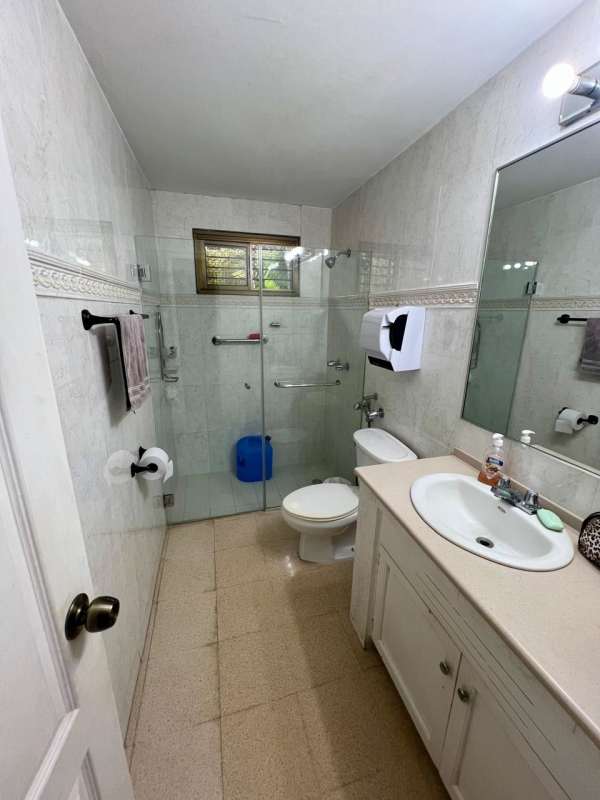 Ample living room space with natural lighting ceramic floors in El Dorado Betania Panama