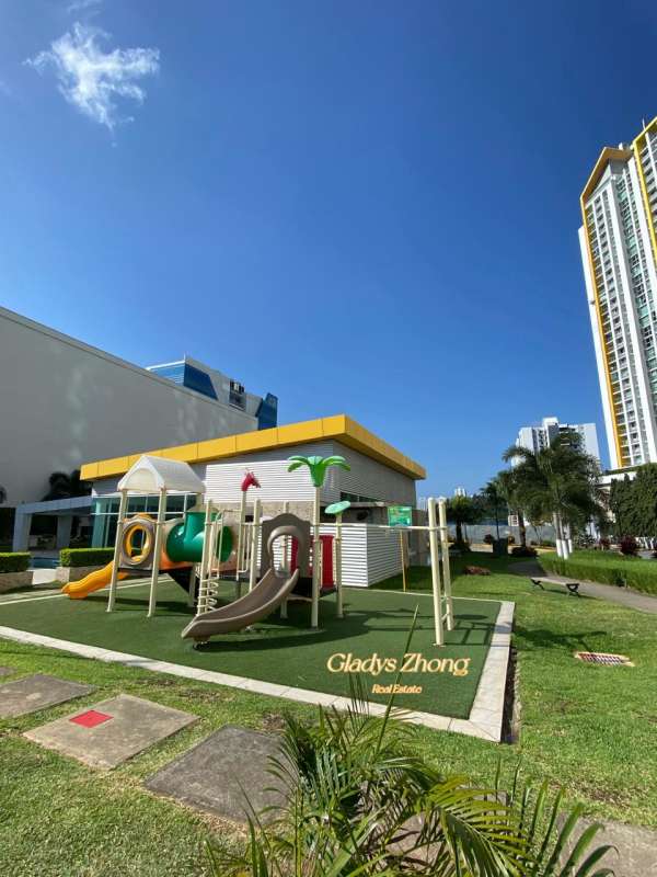 Spacious lobby of PH King's Park with large windows and modern seating Condado del Rey Panama