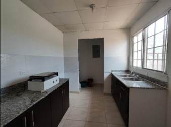 Entrance terrace with tiled floor and banana plants in garden Costa Oeste Valparaíso Puerto Caimito Panama