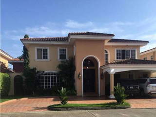 House for Sale in Costa del Este - 4 bedrooms