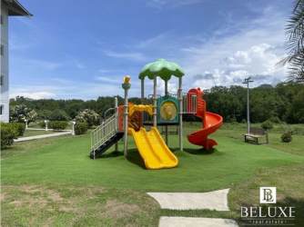 Resort-style beachfront swimming pools with ocean view in Playa Caracol beach complex