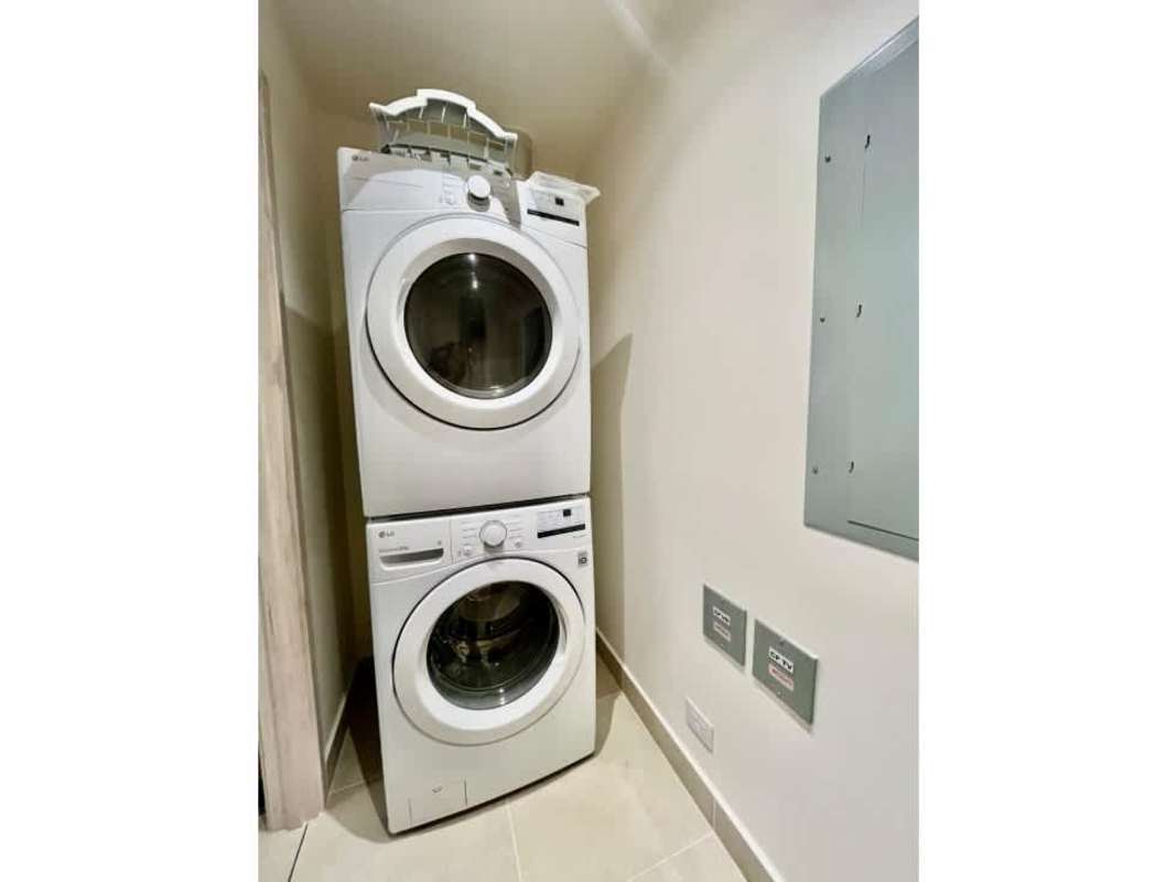 Modern bathroom with glass enclosed shower, vanity and luxury finishes in PH Ocean House Panama