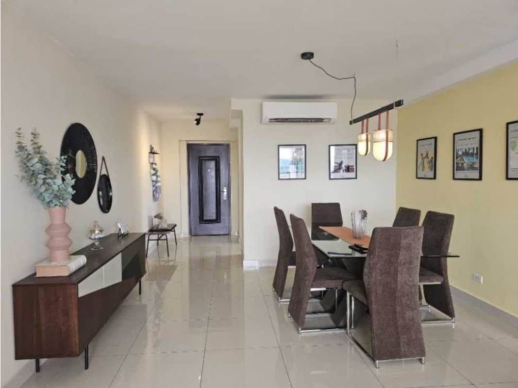 Bedroom panoramic window PH Balboa Bay Bella Vista Panama