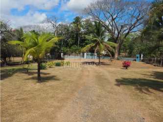 Private pool with gardens fenced yard country house Cabuya Las Lajas Panama for sale