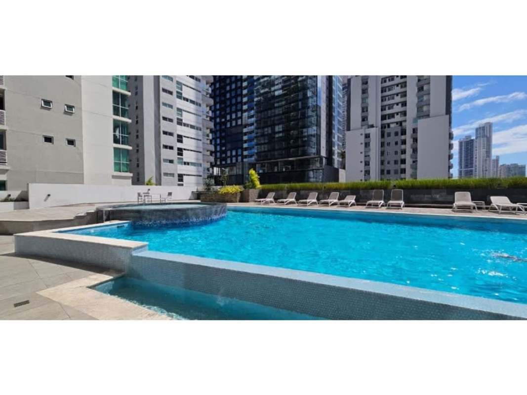 Luxury outdoor swimming pool with skyline views in PH Dinasty Towers Bella Vista Panama