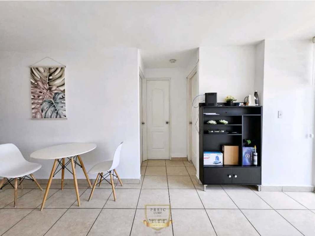 Modern kitchen with granite tops, fridge, stove in PH Prisma Panama